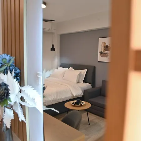 Efanton 1 Apartament Larissa